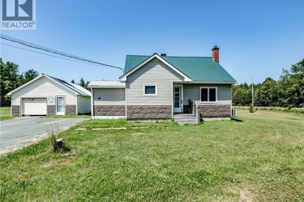 Family room - 9 Albe Road, Saint Charles, NB E4W4K3 Photo 2