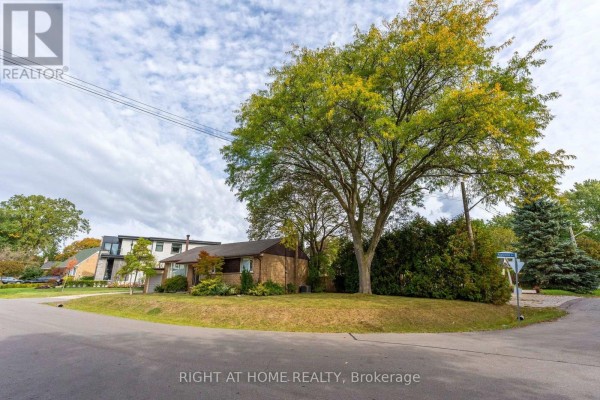 9 Appledale Road, Toronto, ON M9B5G5 Photo 2