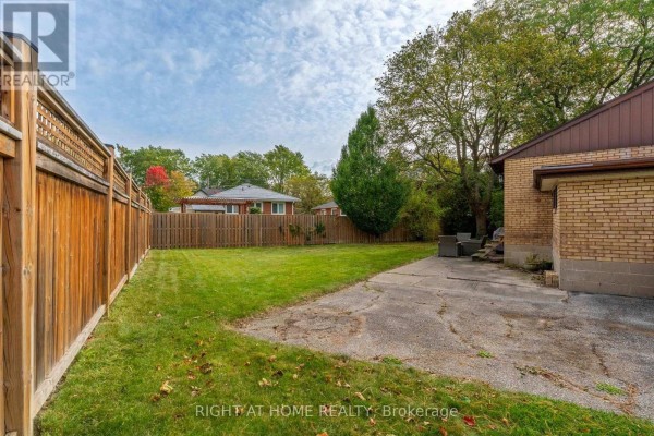 9 Appledale Road, Toronto, ON M9B5G5 Photo 4
