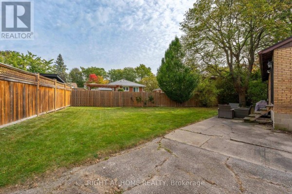 9 Appledale Road, Toronto, ON M9B5G5 Photo 5