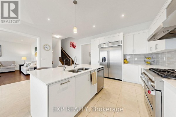 Office - 9 Backhouse Drive, Richmond Hill, ON L4E1M8 Photo 5