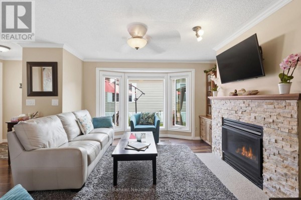 Living room - 9 Basswood Road, Puslinch, ON N0B2J0 Photo 5