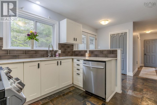 Living room - 9 Belmore Dr, Wellington, NS B2T1J4 Photo 4