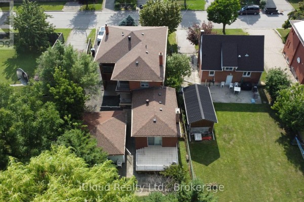 Family room - 9 Benalto Road, Toronto, ON M6A2R7 Photo 4