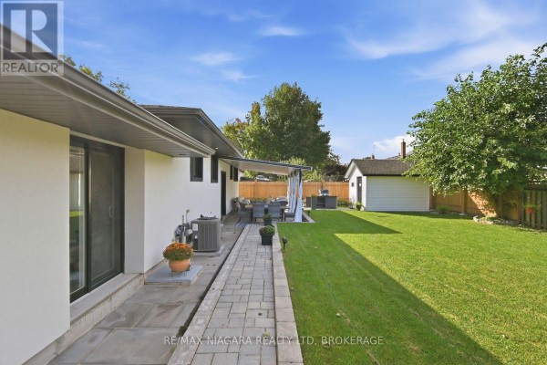 Bathroom - 9 Bishops Road, St  Catharines, ON L2M1T8 Photo 3