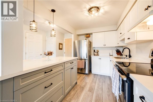 9 Bonheur Court Unit# 401, Brantford, ON, photo 3
