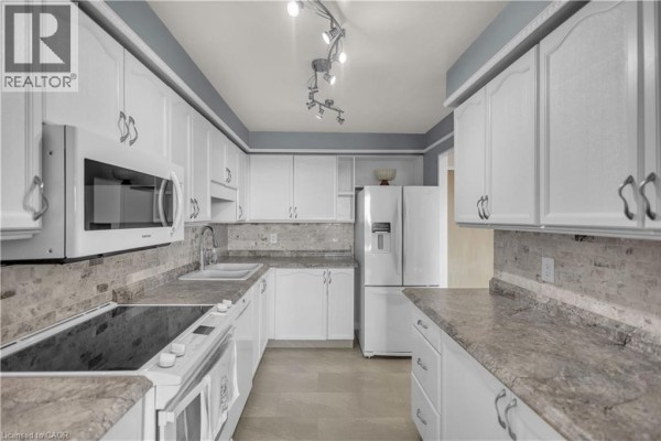9 Bonheur Court Unit# 815, Brantford, ON, photo 3