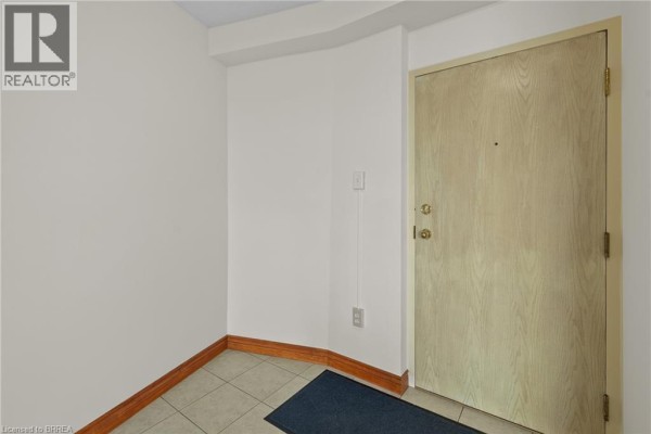 Primary Bedroom - 9 Bonheur Court Unit# 905, Brantford, ON N3P1Z5 Photo 5