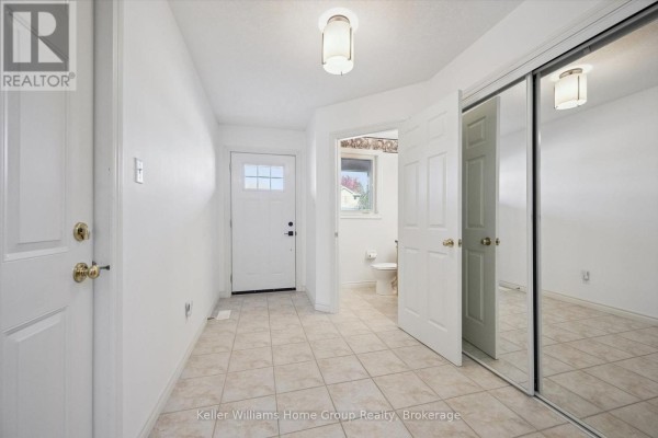Living room - 9 Bristow Creek Drive, Woolwich, ON N3B3K7 Photo 5