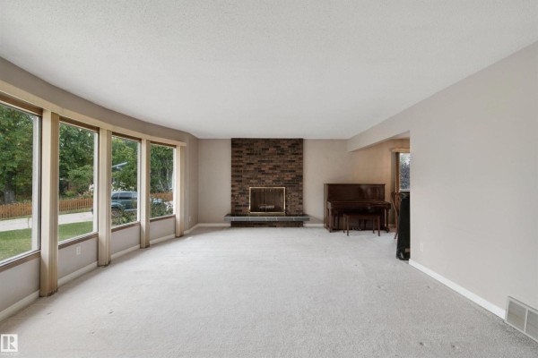 Kitchen - 9 Brookwood Pl, Spruce Grove, AB T7X1H4 Photo 3