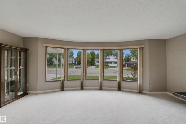 Family room - 9 Brookwood Pl, Spruce Grove, AB T7X1H4 Photo 4