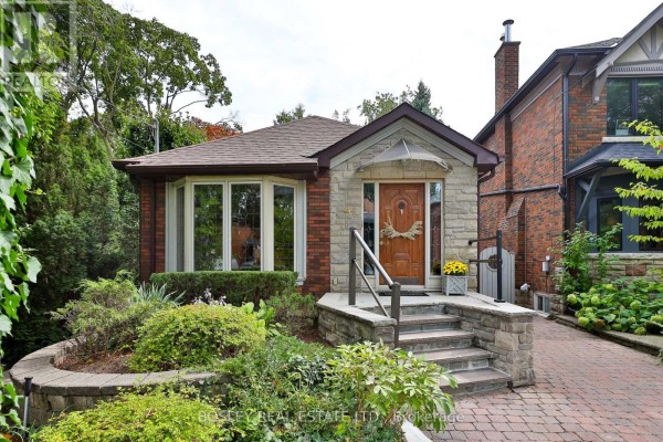 9 Cameron Crescent, Toronto, ON, photo 2