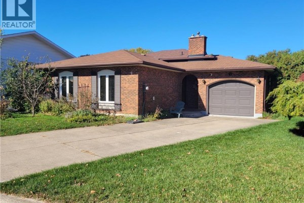 9 Charleen Circle Unit# Main, St  Catharines