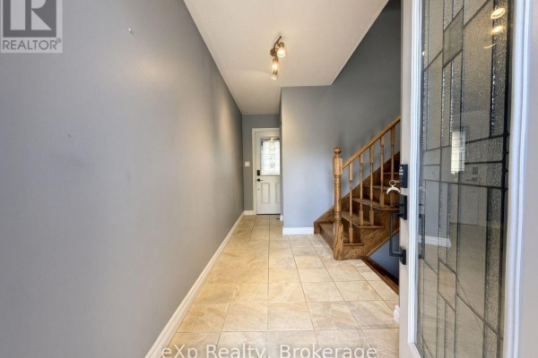 9 Charlotte Street, Brockton, ON N0G2V0 Photo 3