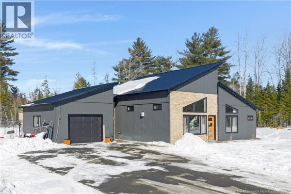 9 Crest Avenue, Heathland, NB, photo 3