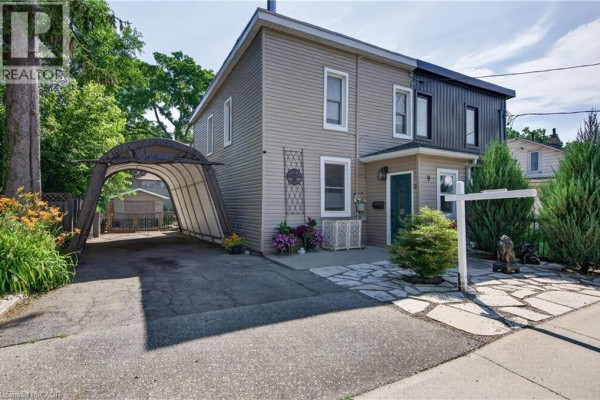 3pc Bathroom - 9 Davidson Street, Cambridge, ON N1S2T8 Photo 3