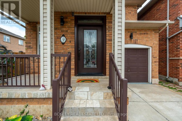 Kitchen - 9 Dewsbury Way, Hamilton, ON L8E6C4 Photo 2