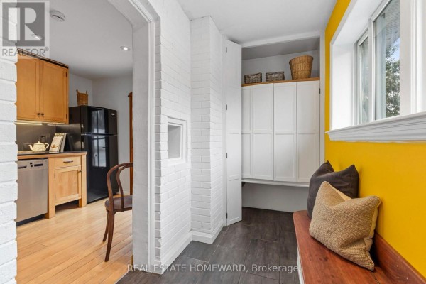 9 Dromore Crescent, Toronto, ON, photo 2