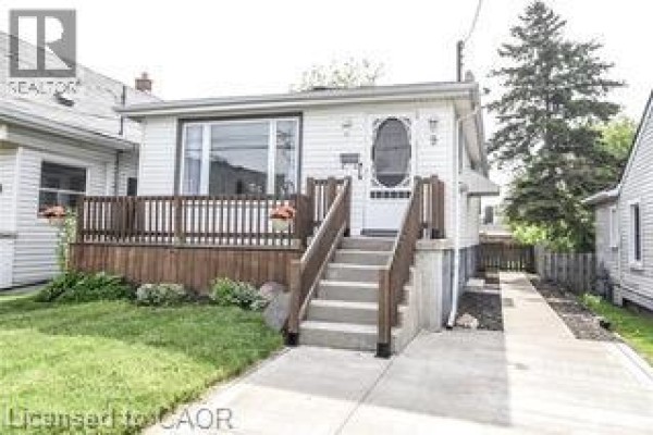 Primary Bedroom - 9 East 33rd Street Unit# Lower, Hamilton, ON L8V3S9 Photo 2