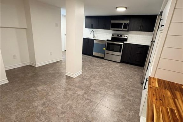 9 East 33rd Street Unit# Lower, Hamilton, ON L8V3S9 Photo 5