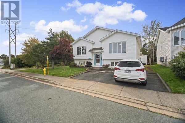 Bath (# pieces 1-6) - 9 Eastbourne Crescent, St  John S, NL A1A5G8 Photo 2