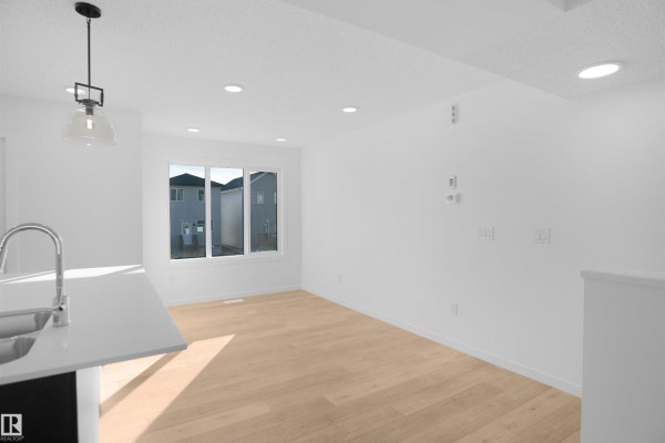 Bedroom 2 - 9 Edgewater Cl, Spruce Grove, AB T7X3C7 Photo 5