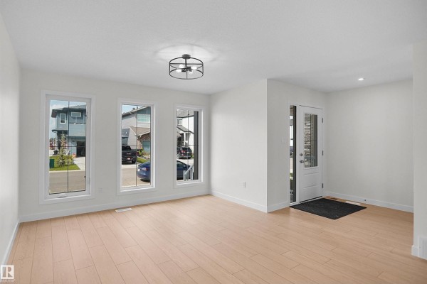 Kitchen - 9 Elis Li, Spruce Grove, AB T7X2Z7 Photo 3