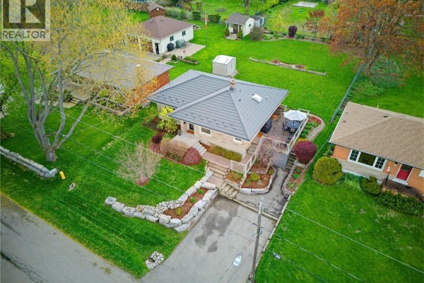 9 Elizabeth Street, St  George, ON, photo 3