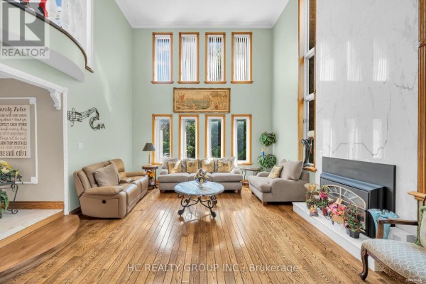 Family room - 9 Forson Court, Markham, ON L6C1A9 Photo 5