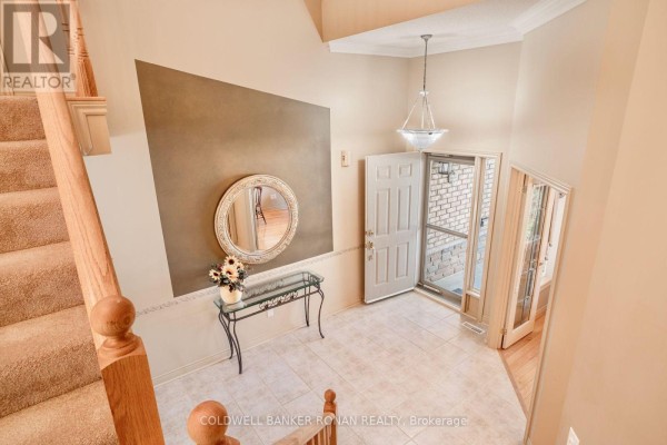 Living room - 9 Fortuna Circle, New Tecumseth, ON L9R1Z3 Photo 4