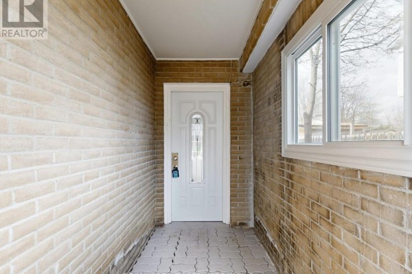 Primary Bedroom - 9 Glenridge Road, Brampton, ON L6S1N2 Photo 4