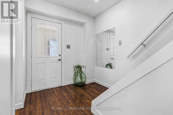 9 Horatio Court, Brampton, ON, photo 2