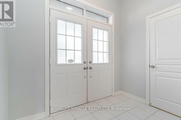 9 Humberstone Crescent, Brampton, ON, photo 2