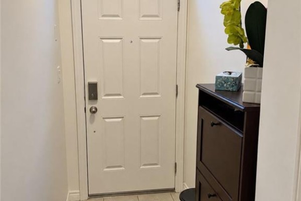9 Hyde Park Mews, Kitchener, ON, photo 2