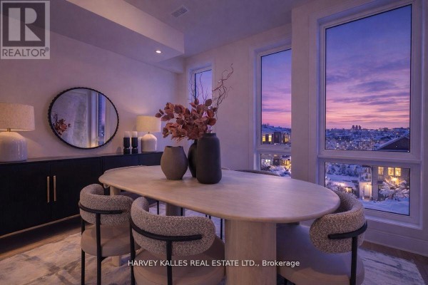 Living room - 9 Innes Avenue, Toronto, ON M6E0B2 Photo 4