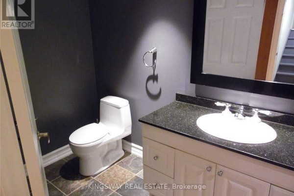 Kitchen - 9 Kinney Gate, Vaughan, ON L6A2S3 Photo 3