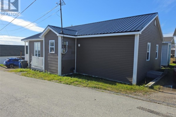 Bath (# pieces 1-6) - 9 Knotts Lane, Channel Port Aux Basques, NL A0M1C0 Photo 4