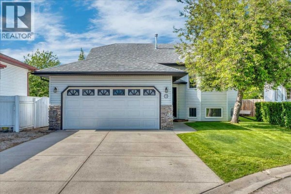 9 Madison Court, Strathmore, AB, photo 2