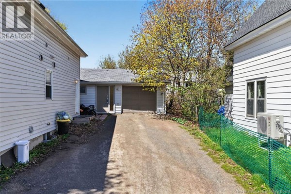 9 Mansfield, Moncton, NB, photo 3