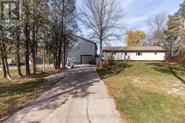 Bedroom 3 - 9 Maple Drive, Northern Bruce Peninsula, ON N0H1Z0 Photo 2