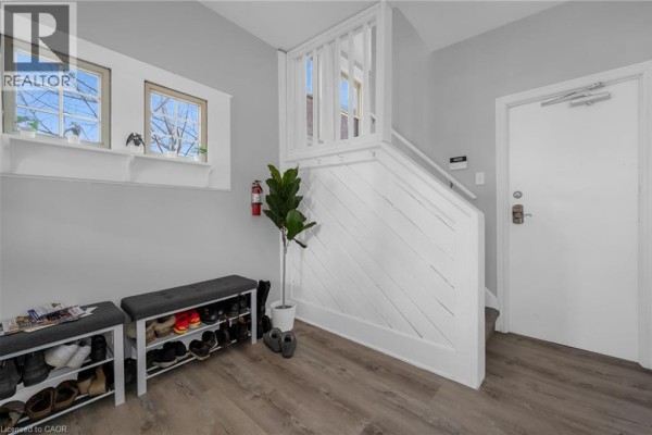 Eat in kitchen - 9 Melrose Avenue S Unit# Upper, Hamilton, ON L8M2Y4 Photo 4