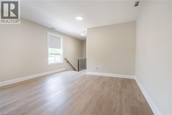 Kitchen - 9 Munn Street Unit# A, Hamilton, ON L8V1J8 Photo 5