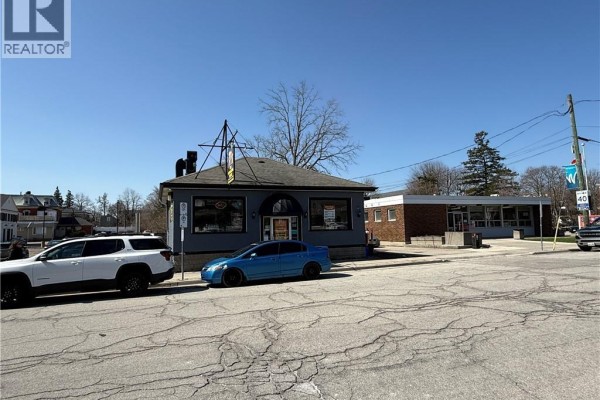 9 N Main Street N, Hamilton, ON, photo 2