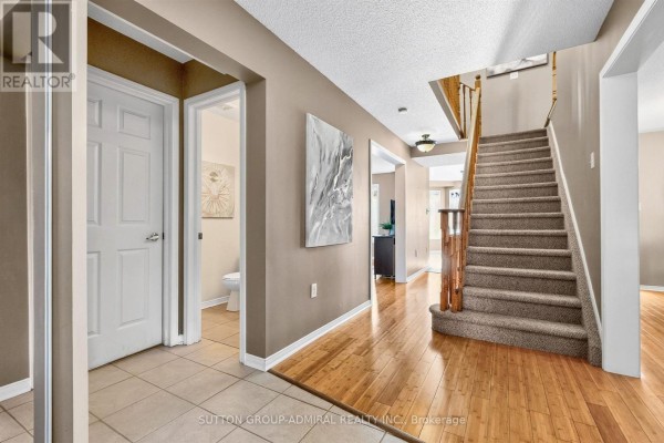 Eating area - 9 Patrick Drive, Barrie, ON L4N5Z1 Photo 5