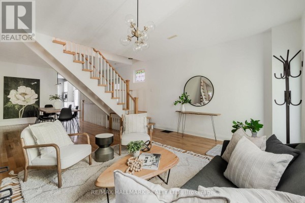 Laundry room - 9 Prust Avenue, Toronto, ON M4L2M7 Photo 4