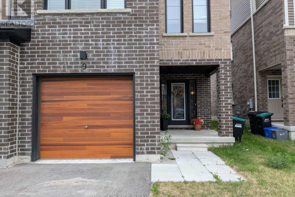 9 Pumpkin Corner Crescent, Barrie, ON, photo 2