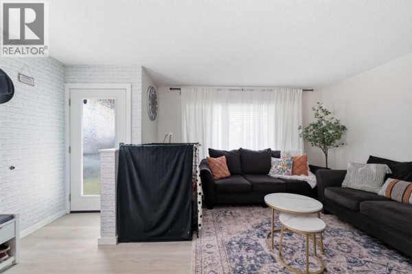 3pc Bathroom - 9 Ross Place, Crossfield, AB T0M0S0 Photo 5