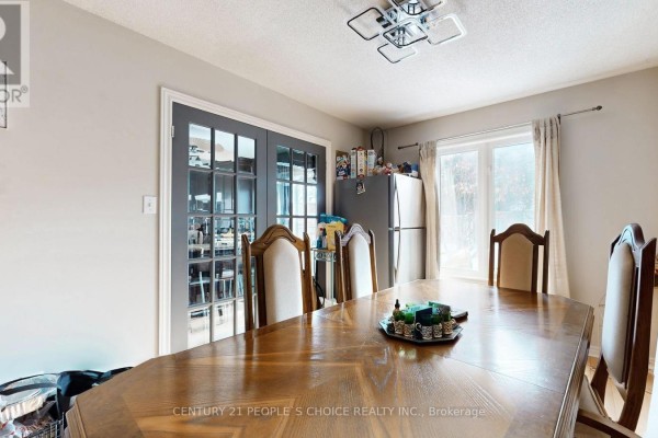 Family room - 9 Roughley Street, Bradford West Gwillimbury, ON L3Z3B2 Photo 4