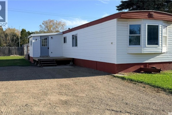 Primary Bedroom - 9 Royal Heights, Estevan, SK S4A2T8 Photo 2