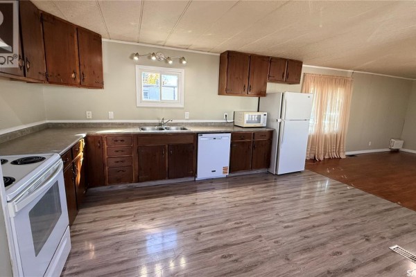4pc Bathroom - 9 Royal Heights, Estevan, SK S4A2T8 Photo 5
